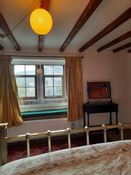 18Th-Century Three-Bedroom Mill Worker'S Cottage ครอมฟอร์ด ภายนอก รูปภาพ