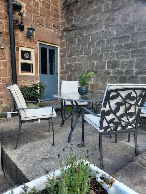 18Th-Century Three-Bedroom Mill Worker'S Cottage ครอมฟอร์ด ภายนอก รูปภาพ